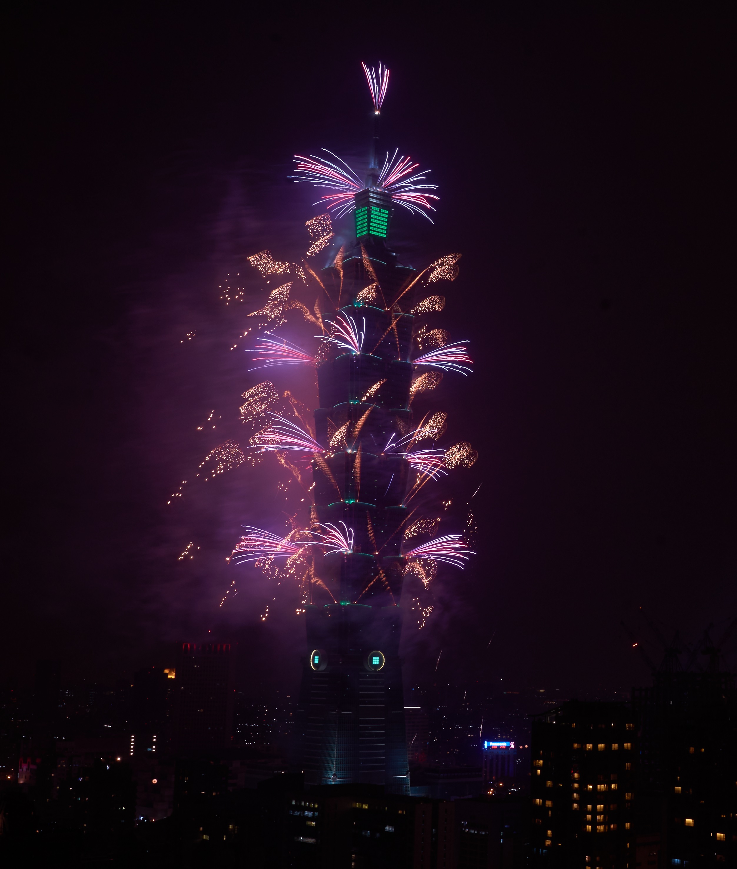 【新聞(wen)圖(tu)片(pian)】飛(fei)利浦炤明助力(li)檯北101打造檯灣綠色地標(biao) (2).jpg