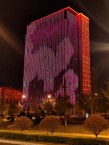 威海(hai)綠軸中央商(shang)務(wu)區亮(liang)化工程